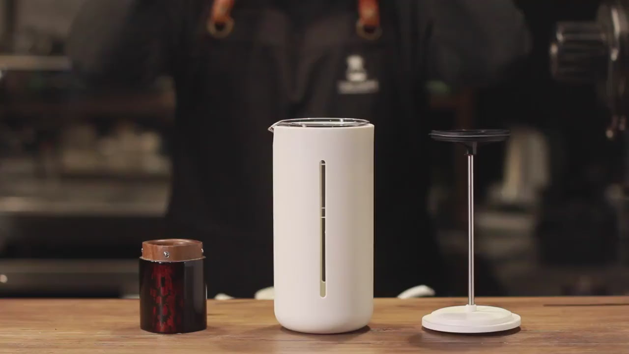 Making coffee with the Timemore U French Press